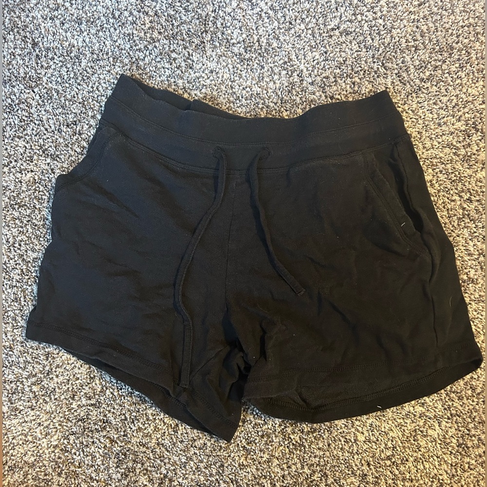 32 Degrees Cool • XS • Black Shorts